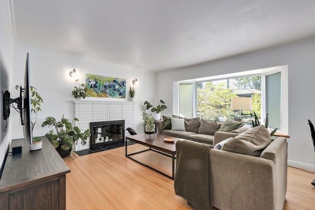 772 Winona Avenue, House other with 4 bedrooms, 2 bathrooms and 4 parking in North Vancouver BC | Image 3