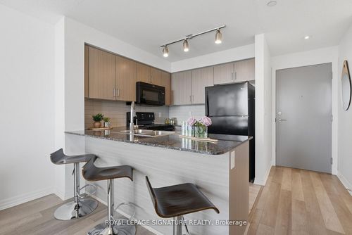 1116-80 Esther Lorrie Dr, Etobicoke, ON, M9W0C6 | Card Image