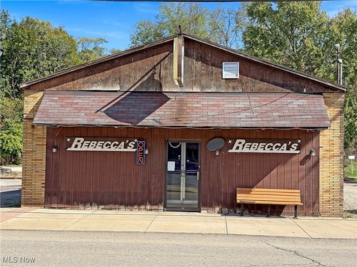 202 N Chester St, New Cumberland, WV, 26047-9584 | Card Image