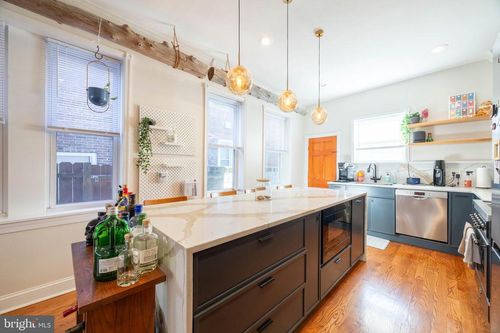 510 Wilder St, PHILADELPHIA, PA, 19147-5827 | Card Image