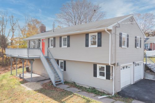 29 W Ridgeland Rd, Wallingford, CT, 06492-2122 | Card Image