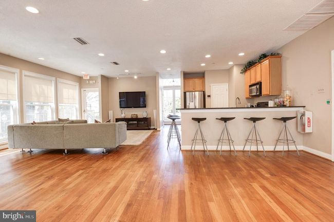 APT-201B - 1511 Lincoln Way, Condo with 2 bedrooms, 2 bathrooms and null parking in MCLEAN VA | Image 44