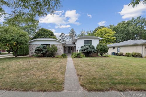 3619 Carmel Dr, Troy, MI, 48083-5304 | Card Image