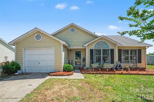 11125 Pinetta Ln, Charlotte, NC, 28262-9205 | Card Image