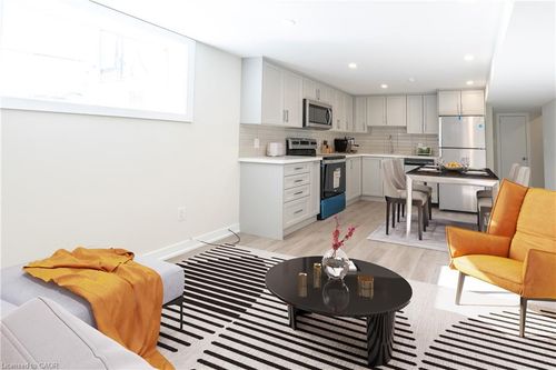 2-749 Upper Ottawa St, Hamilton, ON, L8T3T8 | Card Image