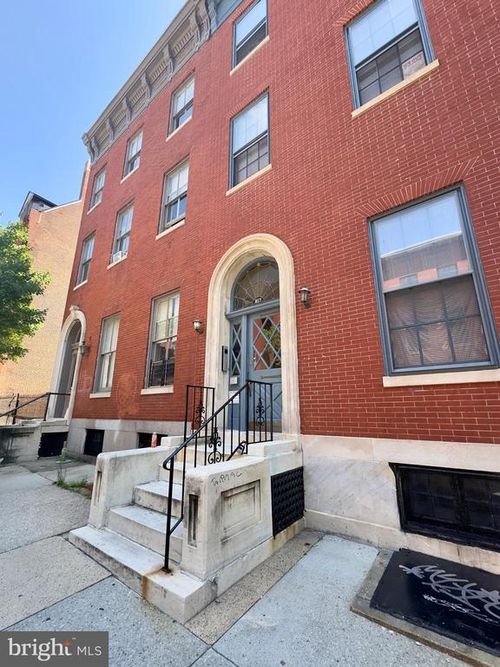 2-817 Park Ave, BALTIMORE, MD, 21201-4830 | Card Image