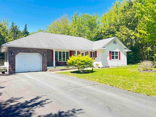 6 Ainsley Crt, Fall River, NS, B2T1E7 | Card Image