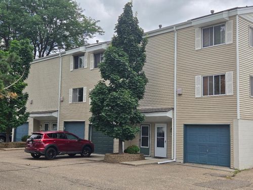 368 Dorland Rd S, Maplewood, MN, 55119-5512 | Card Image