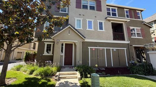 1327 Westbury Dr, San Jose, CA, 95131-1588 | Card Image