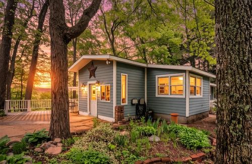 4468 Teal Ln, Newaygo, MI, 49337-8725 | Card Image