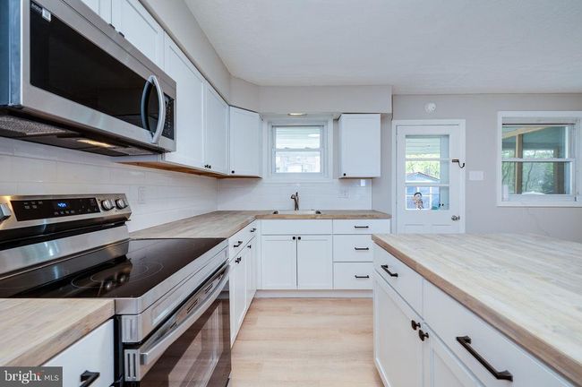 112 W Jackson St, Townhouse with 3 bedrooms, 1 bathrooms and null parking in FLEETWOOD PA | Image 9