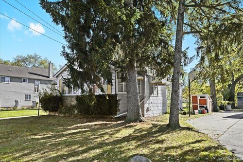 609 John M Ave, Clawson, MI, 48017-2711 | Card Image