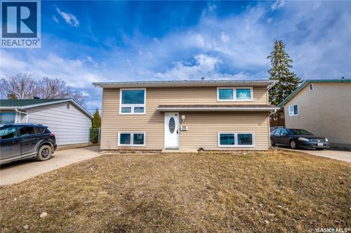 1374 Manitou Cres, Moose Jaw, SK, S6H7C5 | Card Image