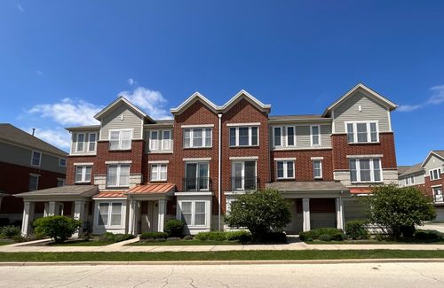 203 W Hyde St, Arlington Heights, IL, 60005-4430 | Card Image
