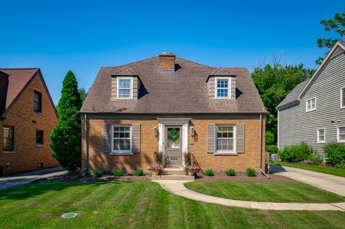 324 N Highview Ave, Elmhurst, IL, 60126-2222 | Card Image