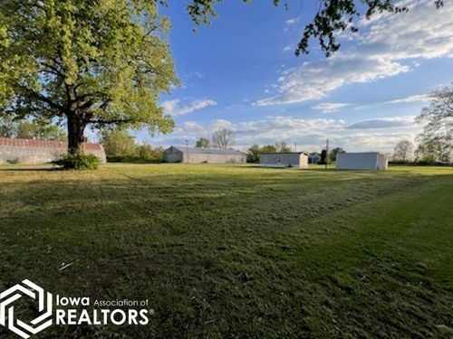 303 West Street, Russell, IA, 50238 | Card Image