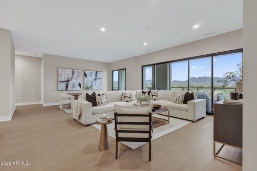 e2014-19355 N 73rd Way, Scottsdale, AZ, 85255-0231 | Card Image