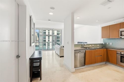 2112-1050 Brickell Ave, Miami, FL, 33131-3945 | Card Image