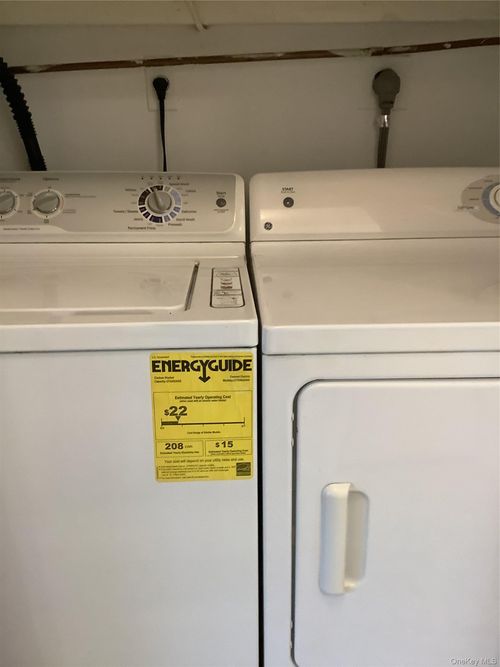 b-406 Woodbridge Dr, Ridge, NY, 11961-1378 | Card Image