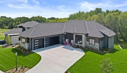N55W25295 Crescent Hill Drive, Sussex, WI, 53089 | Card Image