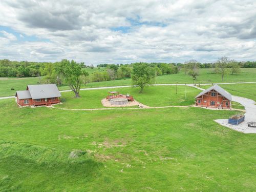 12132 W Farm Road 18, Walnut Grove, MO, 65770-8298 | Card Image