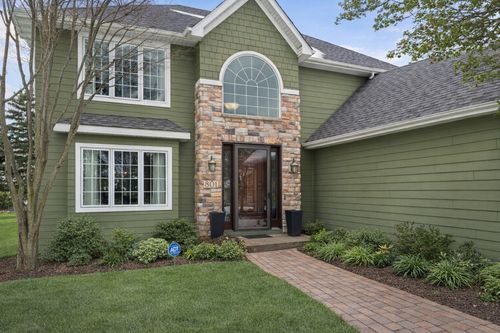 801 Interlaken, Victoria, MN, 55386-3703 | Card Image