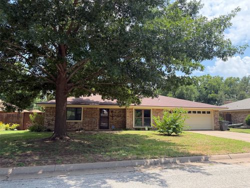 114 Chaparral Dr, Graham, TX, 76450-2016 | Card Image