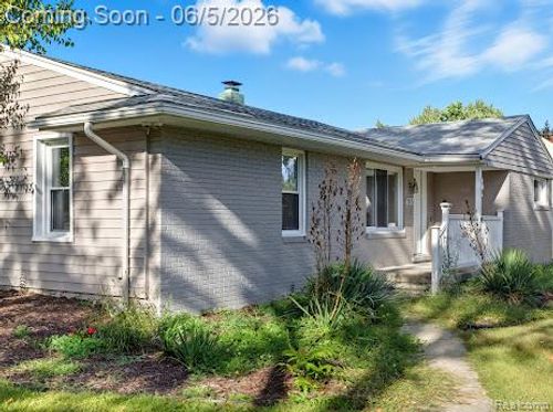 2075 Gulliver Dr, Troy, MI, 48085-1031 | Card Image