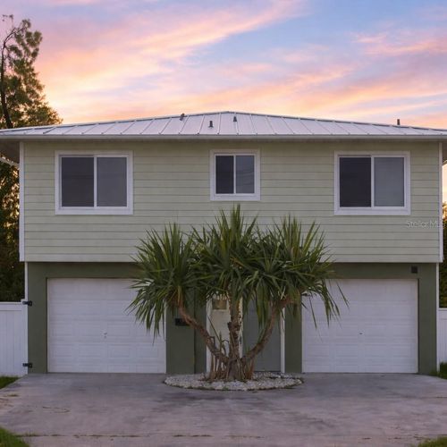 1858 Michigan Ave Ne, SAINT PETERSBURG, FL, 33703-3332 | Card Image