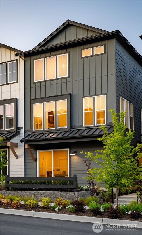 14331 149th Pl Ne, Woodinville, WA, 98072-6284 | Card Image