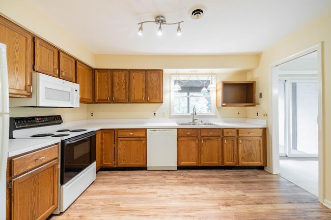 APT-42 - 8597 Mathias Dr, Condo with 2 bedrooms, 2 bathrooms and null parking in Grosse Ile MI | Image 15