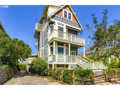 6817 Ne 7th Ave, Portland, OR, 97211 | Card Image