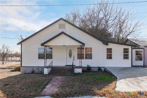 104 E Whitney St, Hamilton, TX, 76531-1305 | Card Image