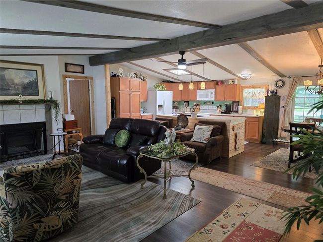 17172 Ne 37 Th Ave, House other with 3 bedrooms, 2 bathrooms and null parking in CITRA FL | Image 7