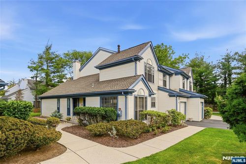 107 Suleski Ct, Mahwah, NJ, 07430-2961 | Card Image