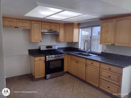 unit-h-118 E Ventura St, Santa Paula, CA, 93060-3801 | Card Image