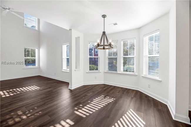 Dining Area to Living Room | Image 5