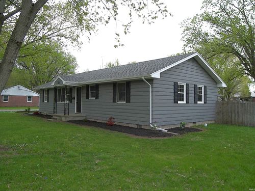 501 W Walnut St, Pierceton, IN, 46562-9048 | Card Image