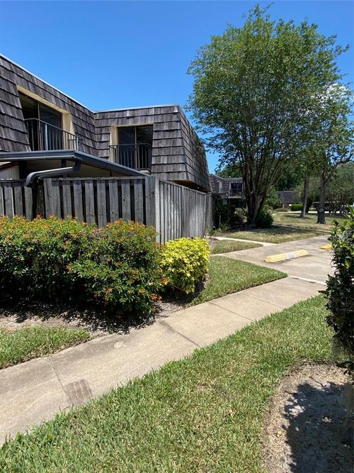 1004 Royal Oak Blvd, LEESBURG, FL, 34748-6479 | Card Image