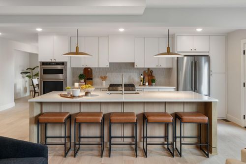 111 King Hill Rd, Golden Valley, MN, 55416-1038 | Card Image