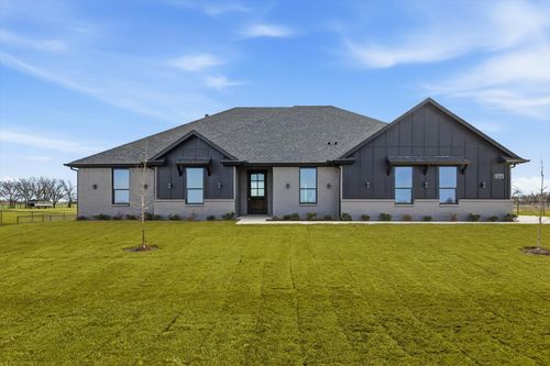 8797 Kassandra Dr, Sanger, TX, 76266-2335 | Card Image