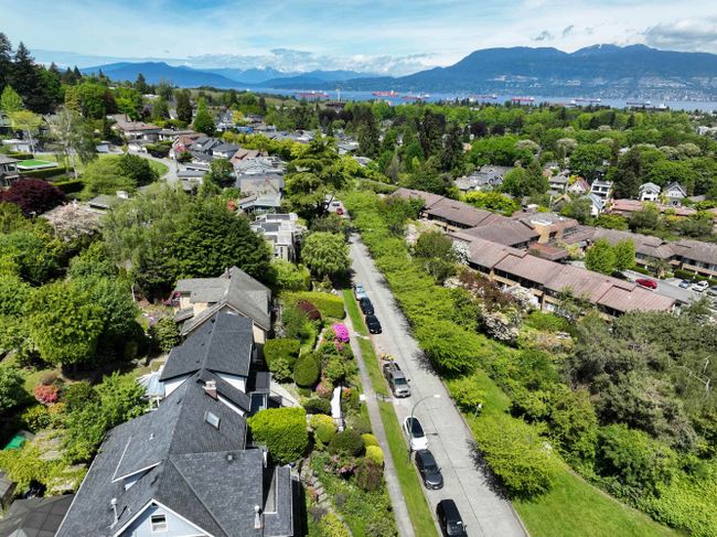 3337 Quesnel Drive, House other with 6 bedrooms, 4 bathrooms and null parking in Vancouver BC | Image 6