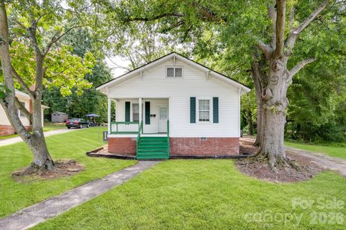 417 York Ave, Kannapolis, NC, 28083-4957 | Card Image