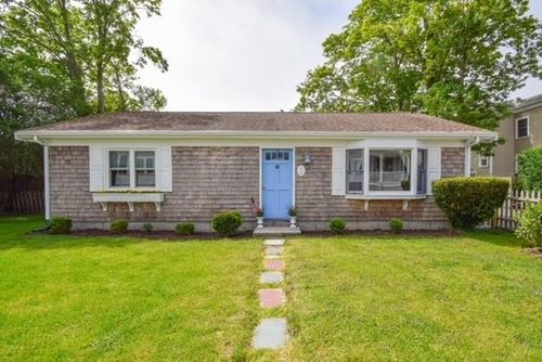 39 Grafton St, Newport, RI, 02840-3911 | Card Image