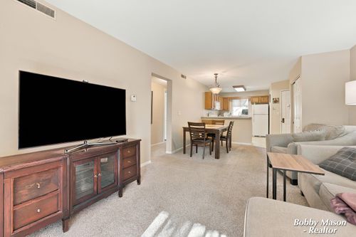 b-3302 Devonwood Hls Ne, Grand Rapids, MI, 49525-6804 | Card Image