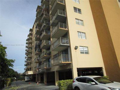 301 - 1470 Ne 125th Ter, Condo with 2 bedrooms, 2 bathrooms and null parking in North Miami FL | Image 2