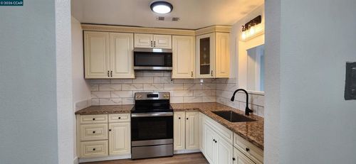 308 Vine St, Modesto, CA, 95351-2734 | Card Image