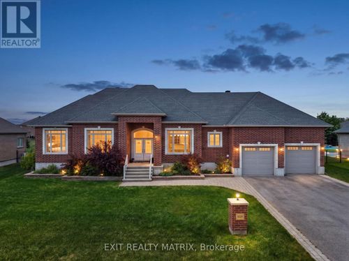1525 Rangeland Avenue, Ottawa, ON, K4P0E1 | Card Image