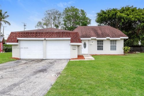 3637 Avenue Montresor, Delray Beach, FL, 33445-2252 | Card Image