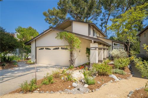 836 Stanislaus Cir, Claremont, CA, 91711-2900 | Card Image